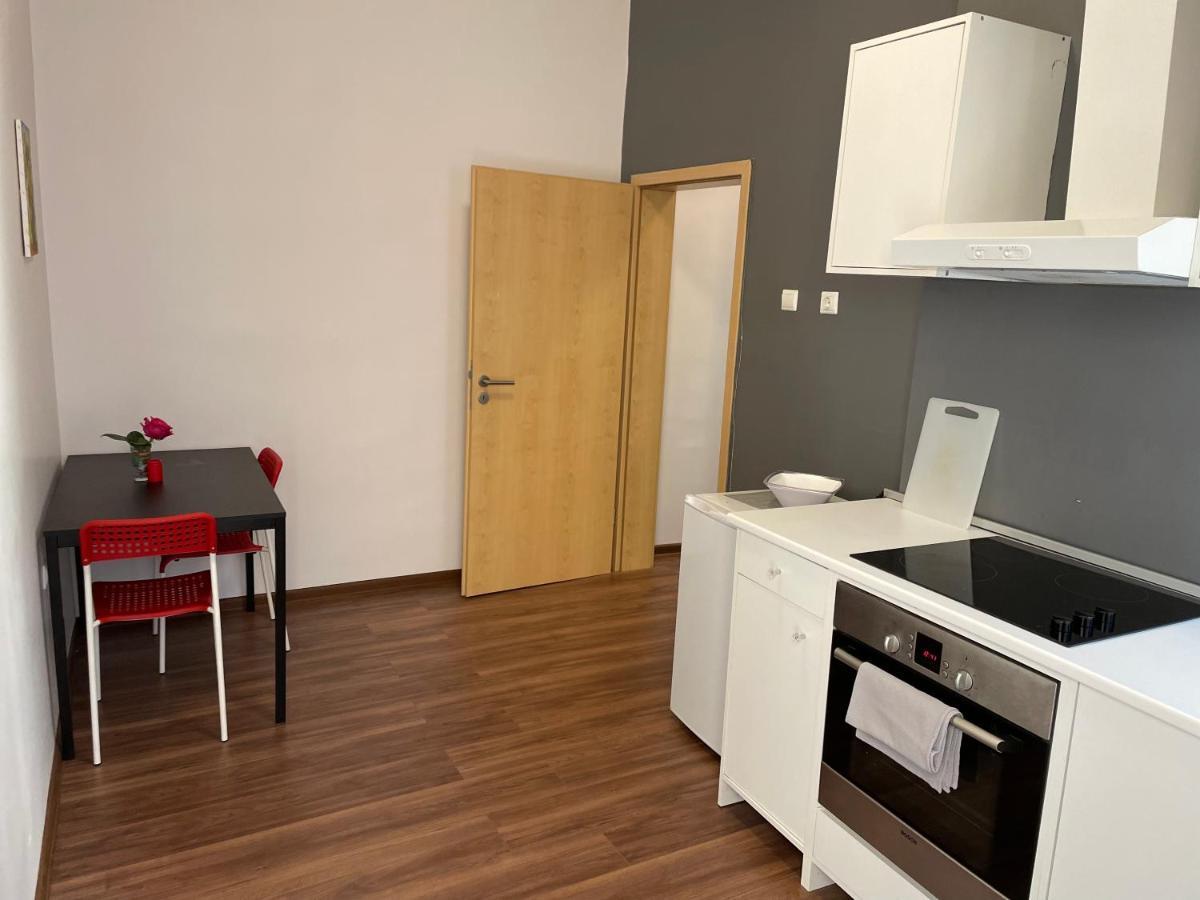 The Central Post Apartments Софія Екстер'єр фото