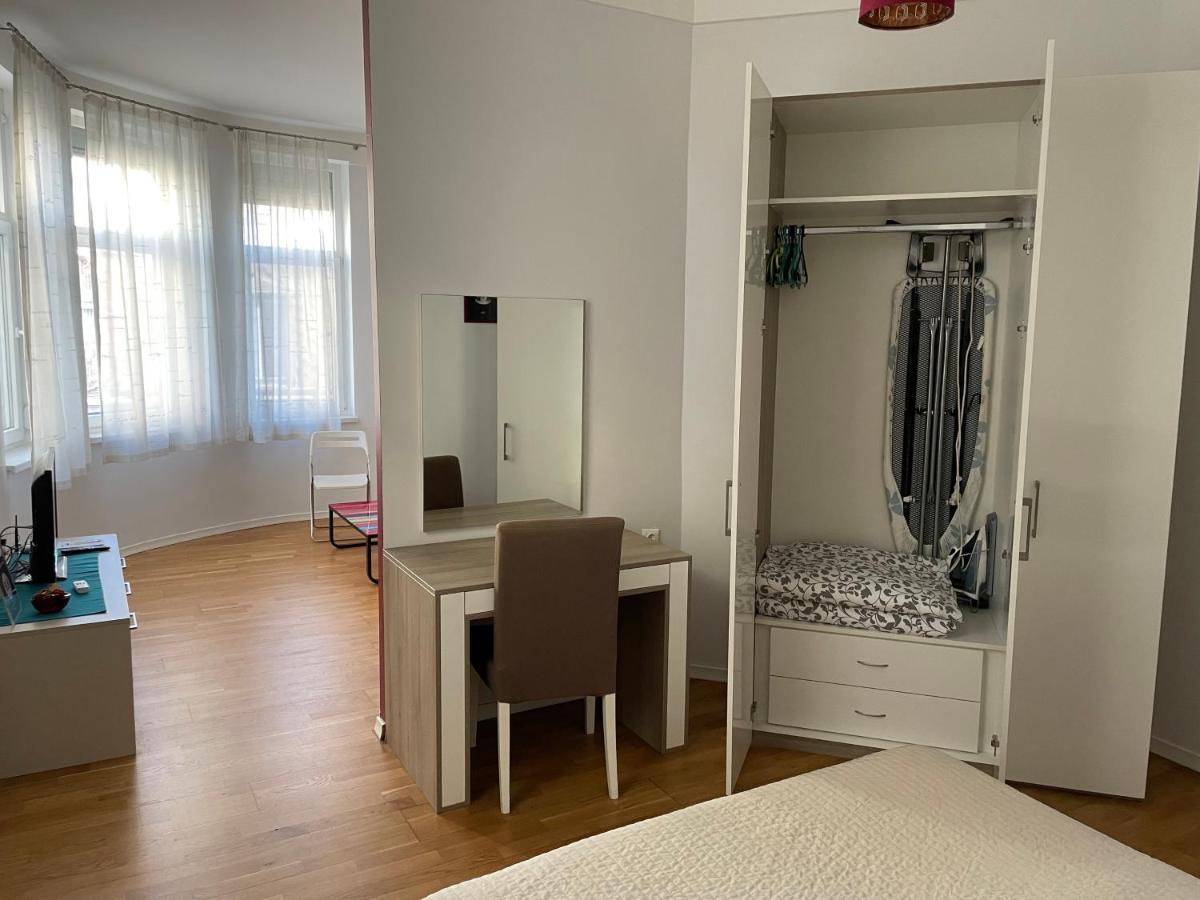 The Central Post Apartments Софія Екстер'єр фото