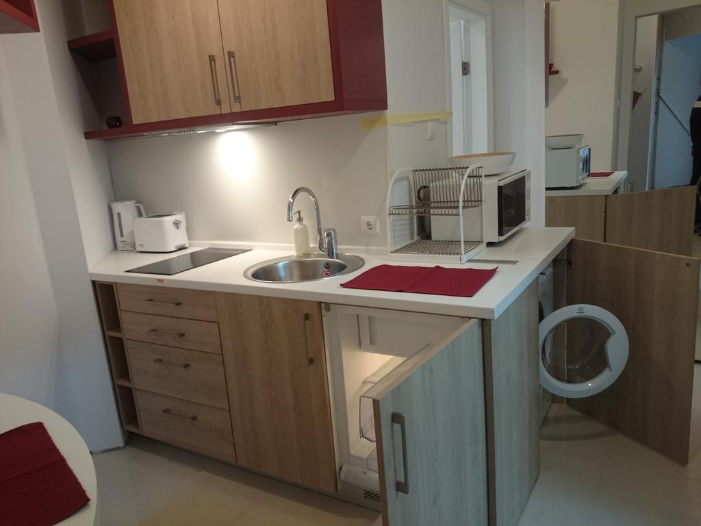 The Central Post Apartments Софія Номер фото