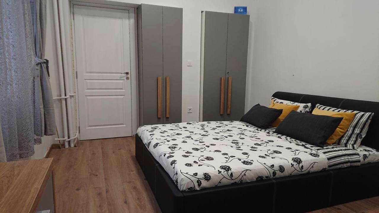 The Central Post Apartments Софія Екстер'єр фото